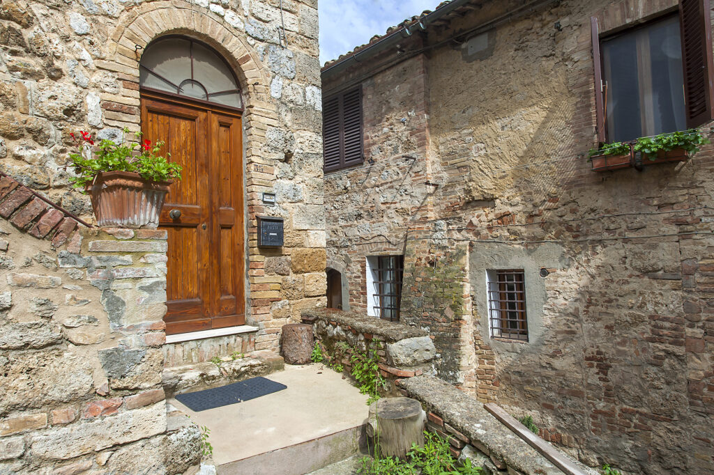 Tuscan Doorstep