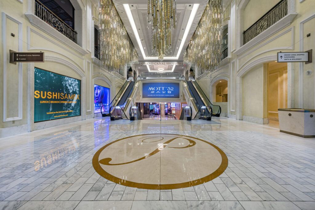 Shoppes at Venetian 44